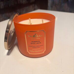 Bath and Body Works 3 Wick Candle: Pumpkin Spice Latte
